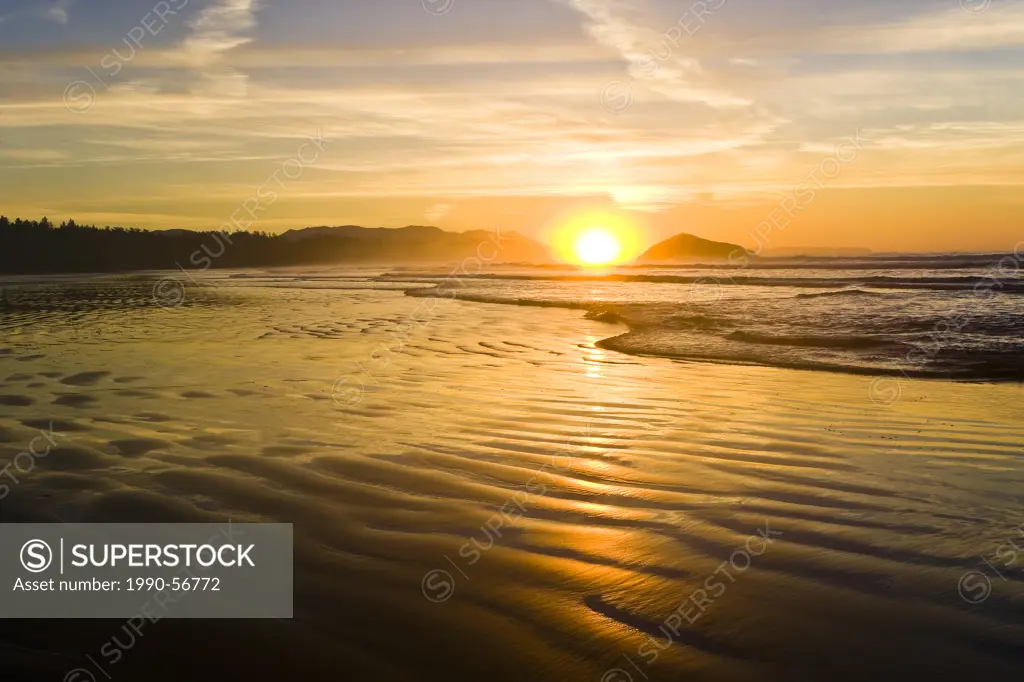 Sunrise on Incinerator Rock Beach, Pacific Rim Park, Tofino, Vancouver Island, British Columbia, Canada