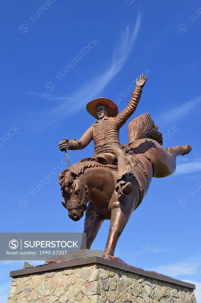 ´The Legacy´ statue _ The World´s Largest Bucking Saddle Bronc and Rider, Lions Centennial Park, Ponoka, Alberta, Canada