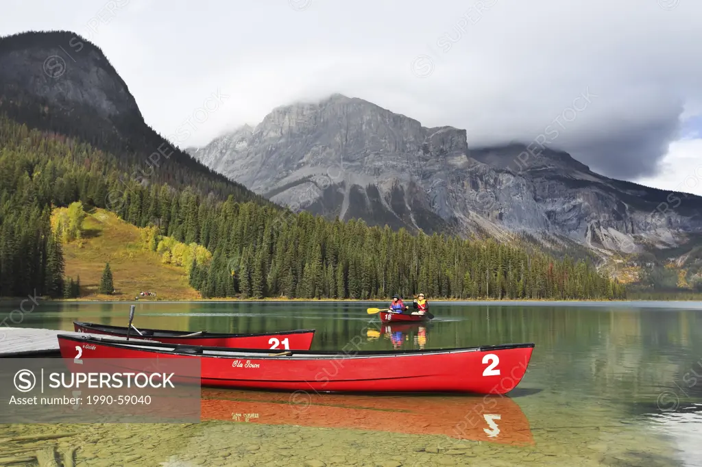 Canoeing, Emarald Lake, Yoho National Park, British Columbia, Canada