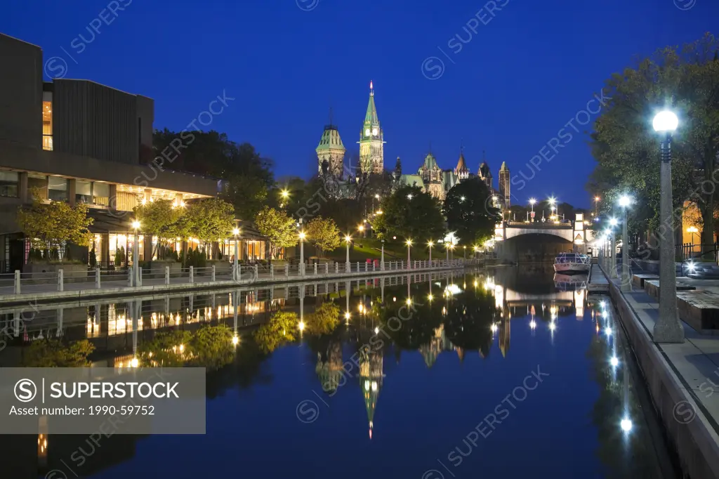 Rideau Canal with a view of Canada´s House of Parliament in Ottawa, Ontario, Canada.