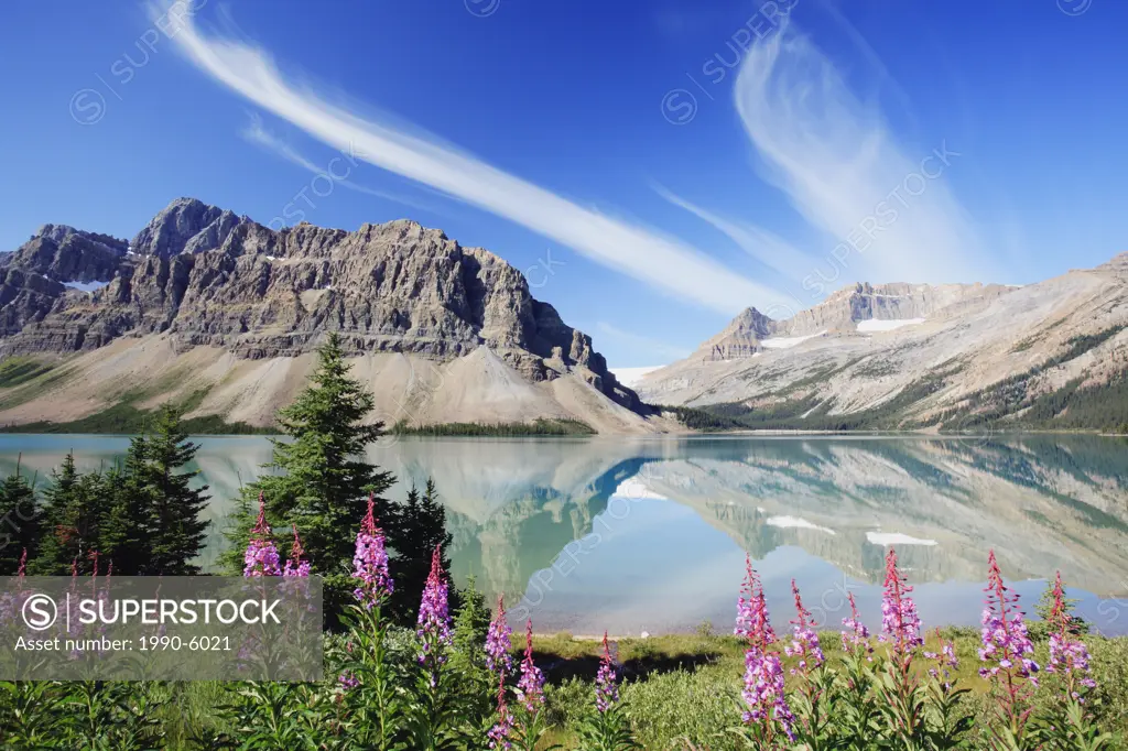Bow Lake and Crowfoot Mountain, Banff National Park, Alberta, Canada