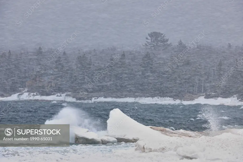 Surf, ice and snow in Au Train Bay along the south coast of Lake Superior