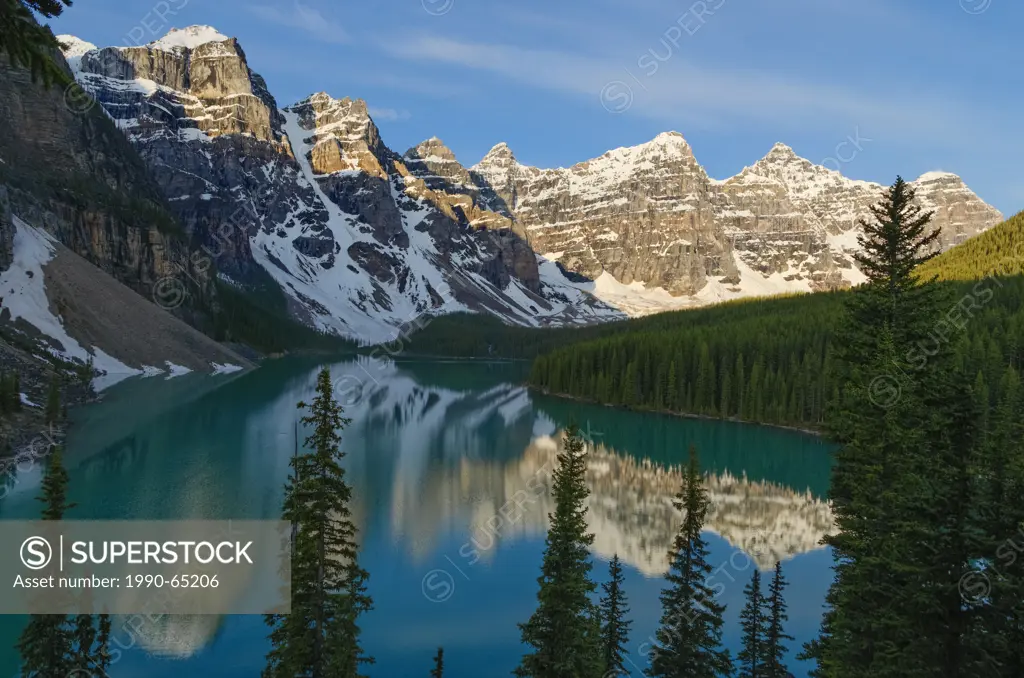 Moraine Lake, Valley of the Ten Peaks, Banff National Park, Alberta, CanadaBanff National Park, Alberta, Canada