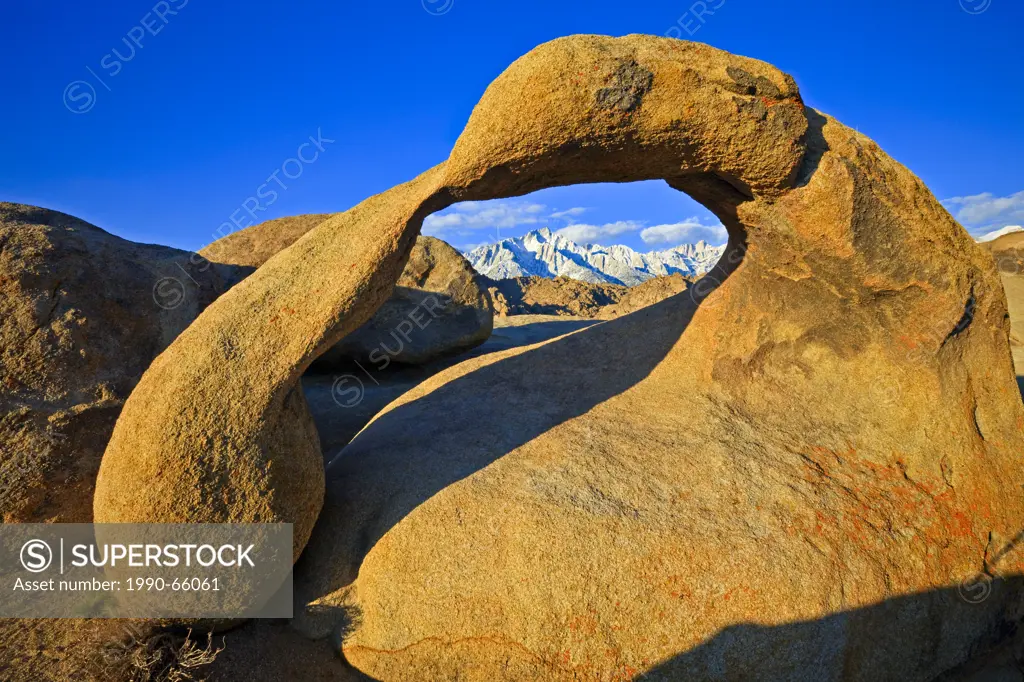 Mobius Arch, Alabama Hills near Lone Pine, California, USA