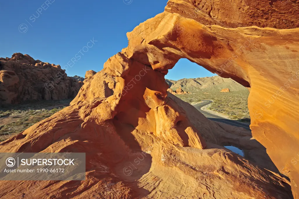 Arch Rock, Valley of Fire State Park, Nevada, USA