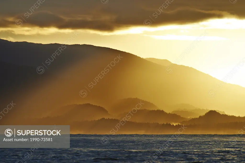 Crepuscular rays, God rays, Pacific Ocean, Inside Passage, Coastal Mountains, British Columbia, Canada