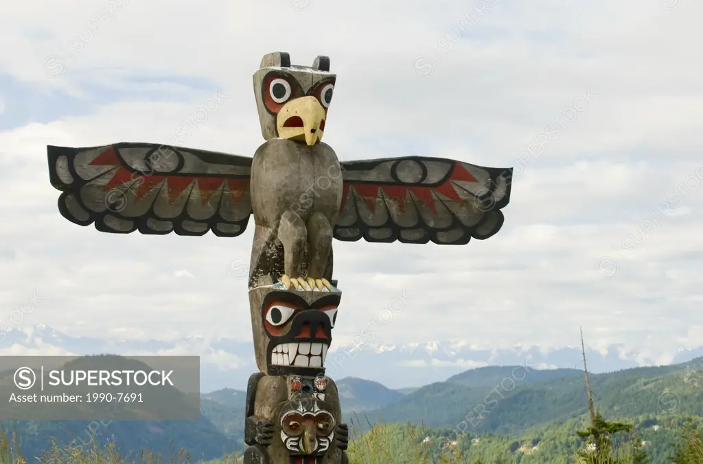 A totem pole along the Malahat Drive near Victoria, Vancouver Island, British Columbia, Canada