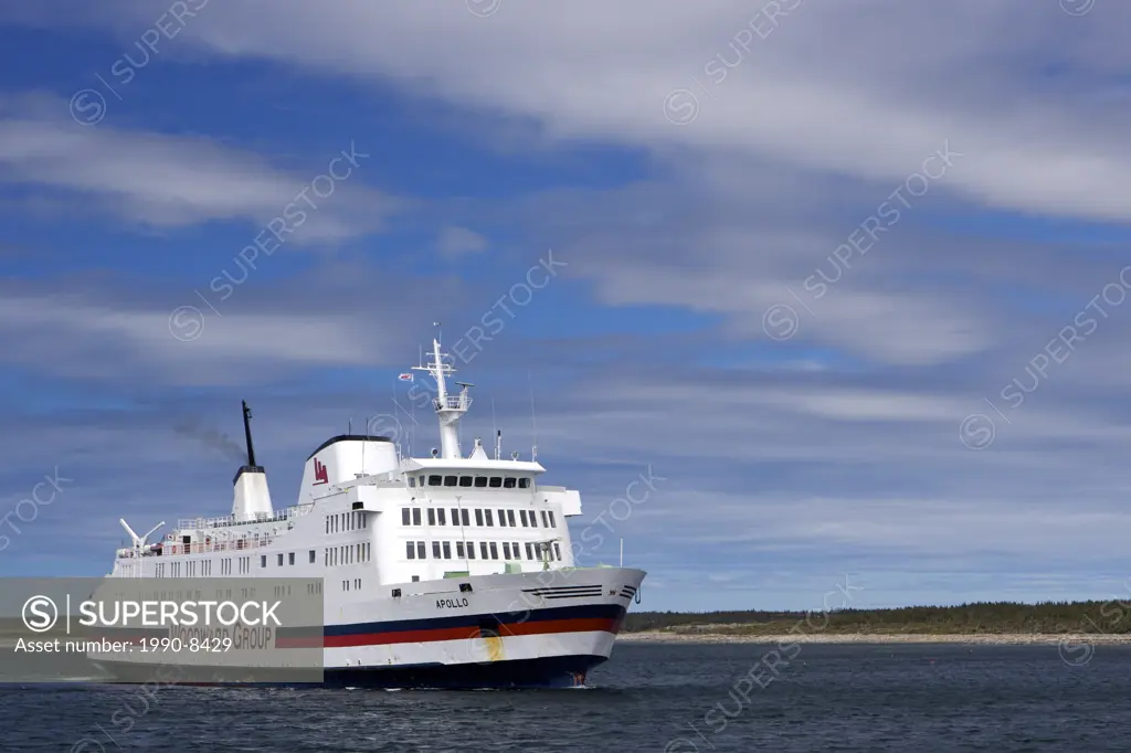 Labrador Ferry ´Apollo´ arriving at the ferry terminal in St Barbe along Highway 430, Viking Trail, Great Northern Peninsula, Strait of Belle Isle, Ne...