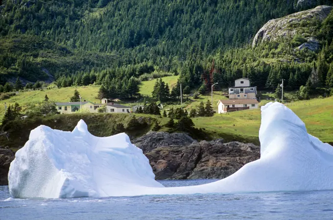 Iceberg, Bay Bulls, Newfoundland, Canada