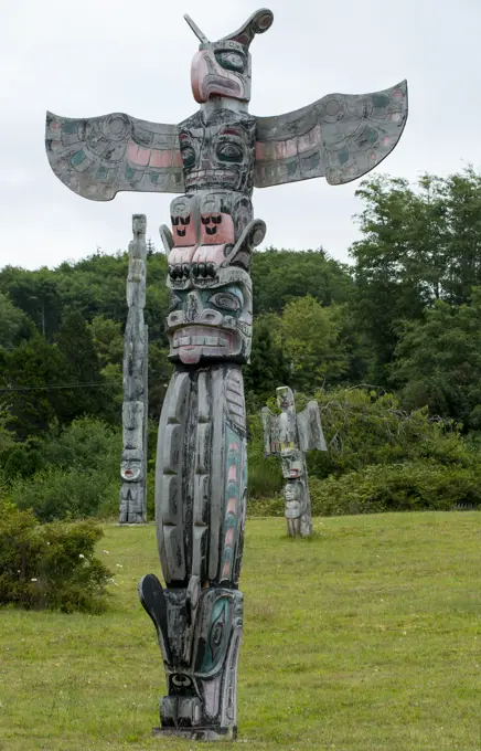 Thunderbird, Sisiyutl by Don Svanik, Namgis Burial grounds, Alert Bay, Cormorant Island, Vancouver Island, British Columbia, Canada
