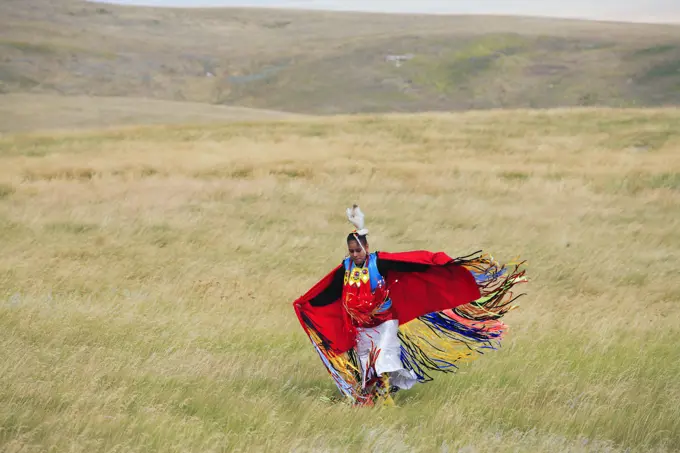 Woman´s Fancy Shawl Dancer, Blackfoot Piikani Piegan , First Nations dancer, Head-Smashed-In Buffalo Jump National Historic Site, near Fo...