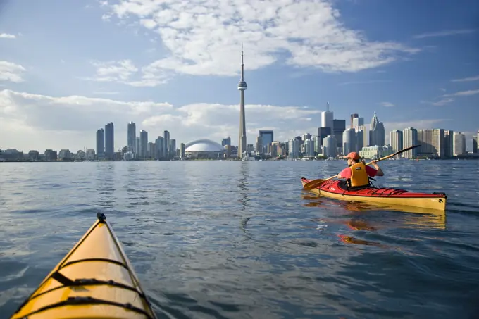 Sea_kayaking around Center Island in the Toronto Harbour, Lake Ontario, Toronto, Ontario, Canada.