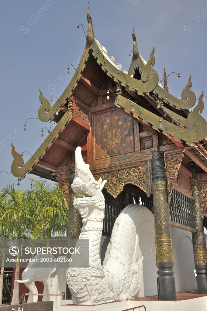 Dragon statue at the entrance gate of Royal Flora Ratchaphruek, Chiang Mai, Thailand