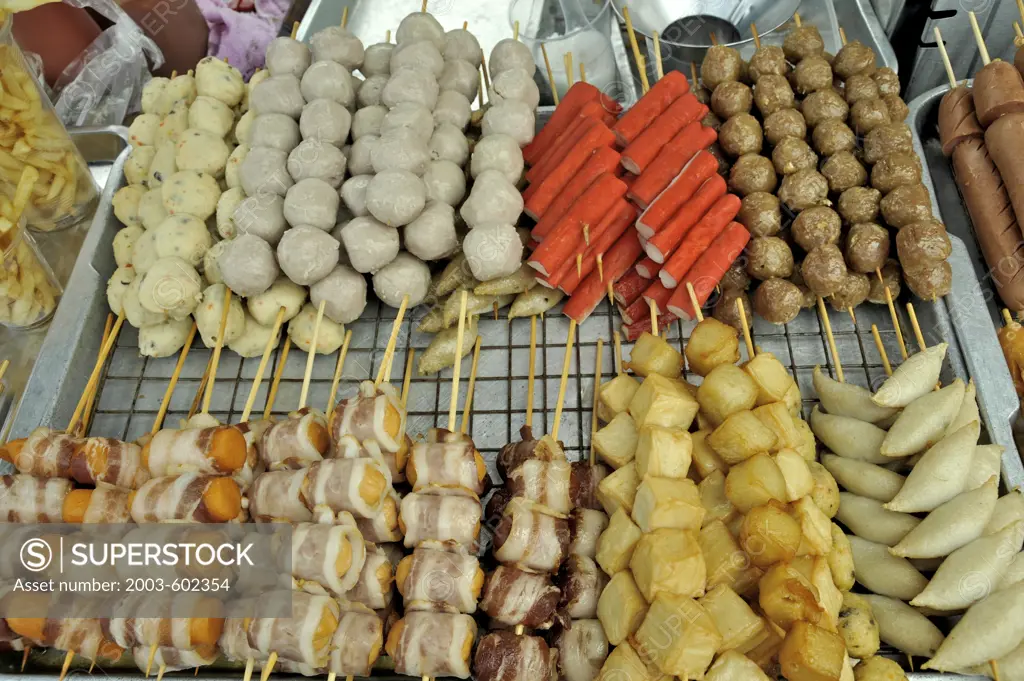 Thai food at a market stall, Chatuchak Weekend Market, Bangkok, Thailand