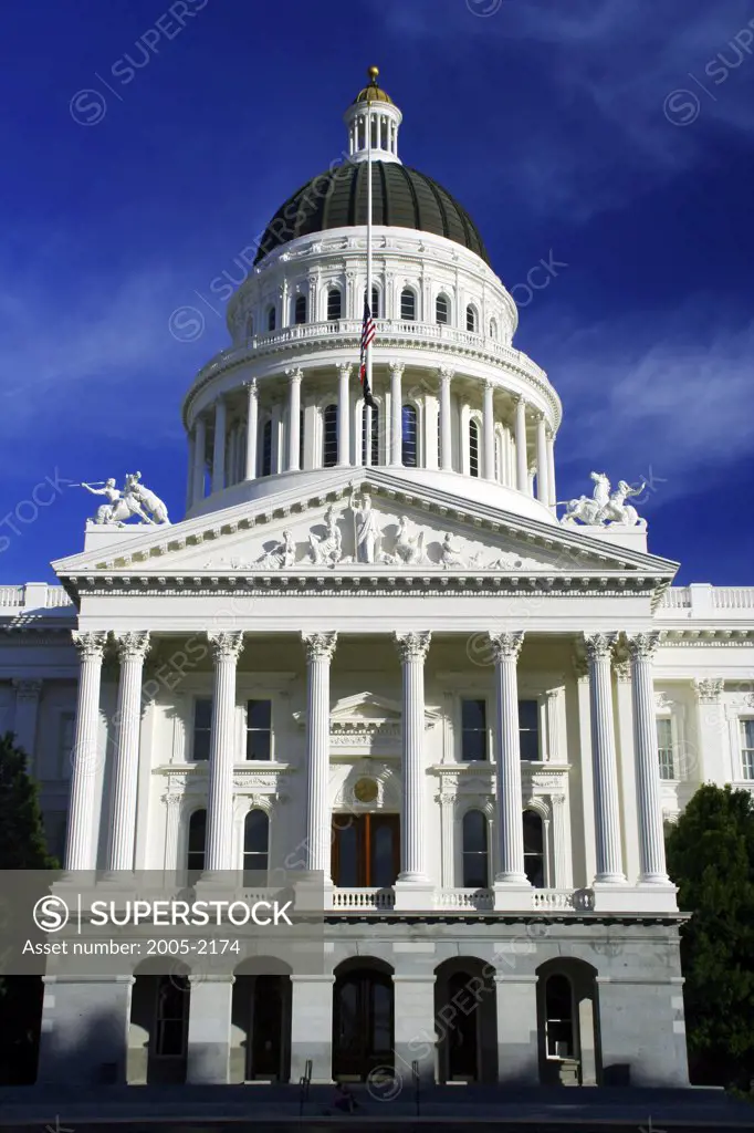 Low angle view of a government building, California State Capitol, Sacramento, Sacramento County, California, USA
