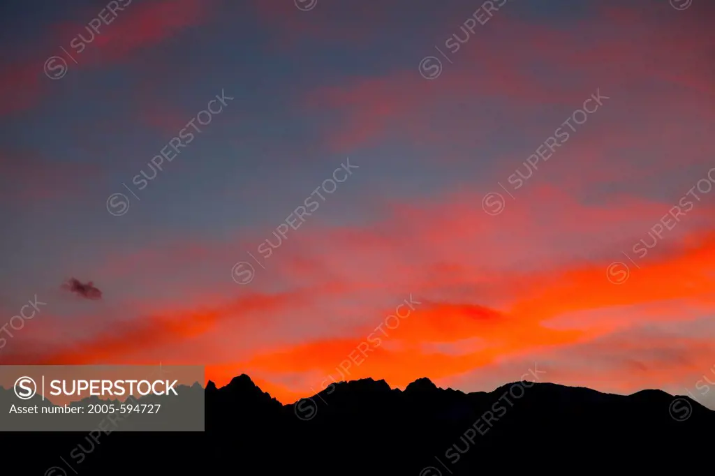 Silhouette of mountains at sunset, Mt Whitney, Californian Sierra Nevada, California, USA