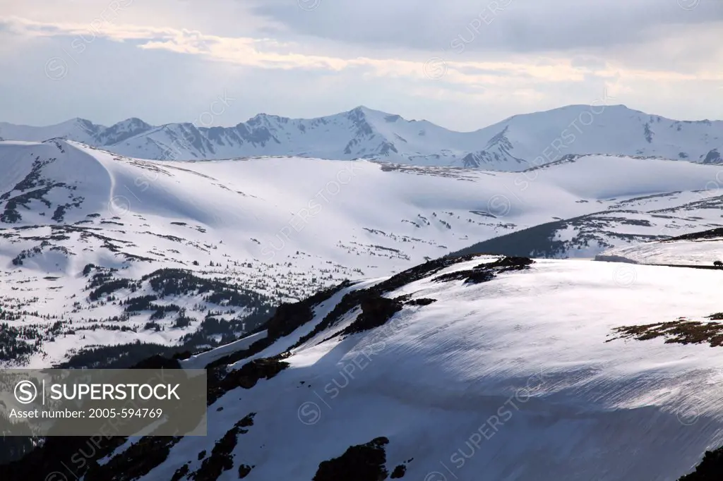 USA, Colorado, Rocky Mountain National Park, Never Summer Range as seen from Trail Ridge