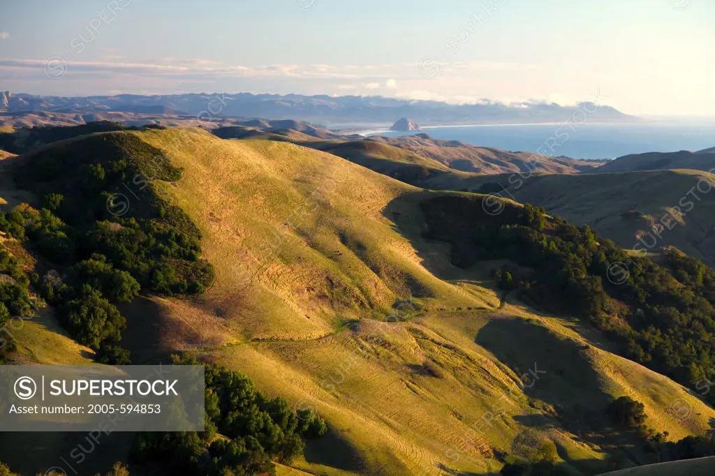USA, California, San Luis Obispo County, Landscape with Coast Range and Morro rock at sunset