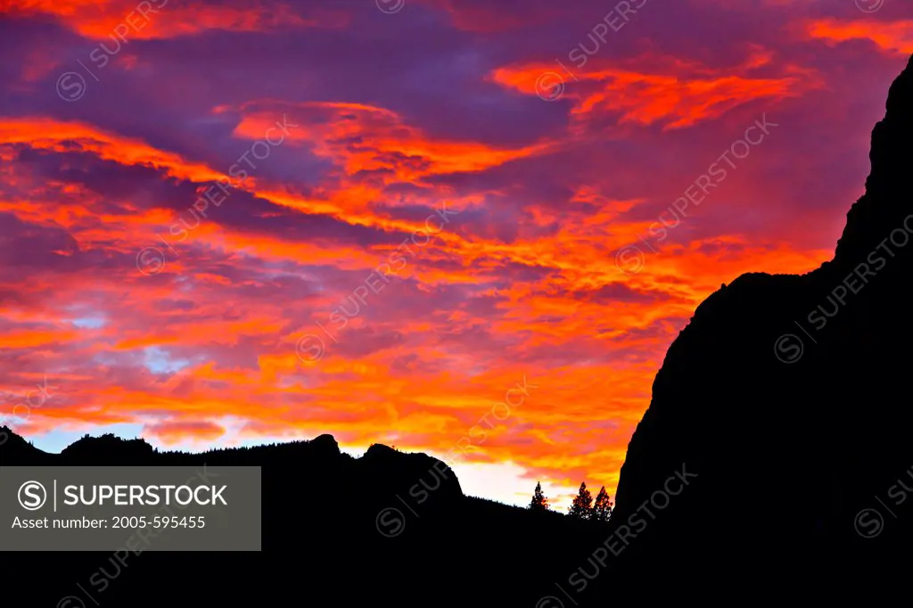 USA, California, Yosemite National park, Sunset over Yosemite Valley