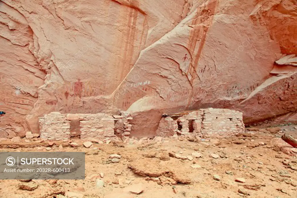 USA, Arizona, Navajo Reservation, Anasazi cliff dwellings