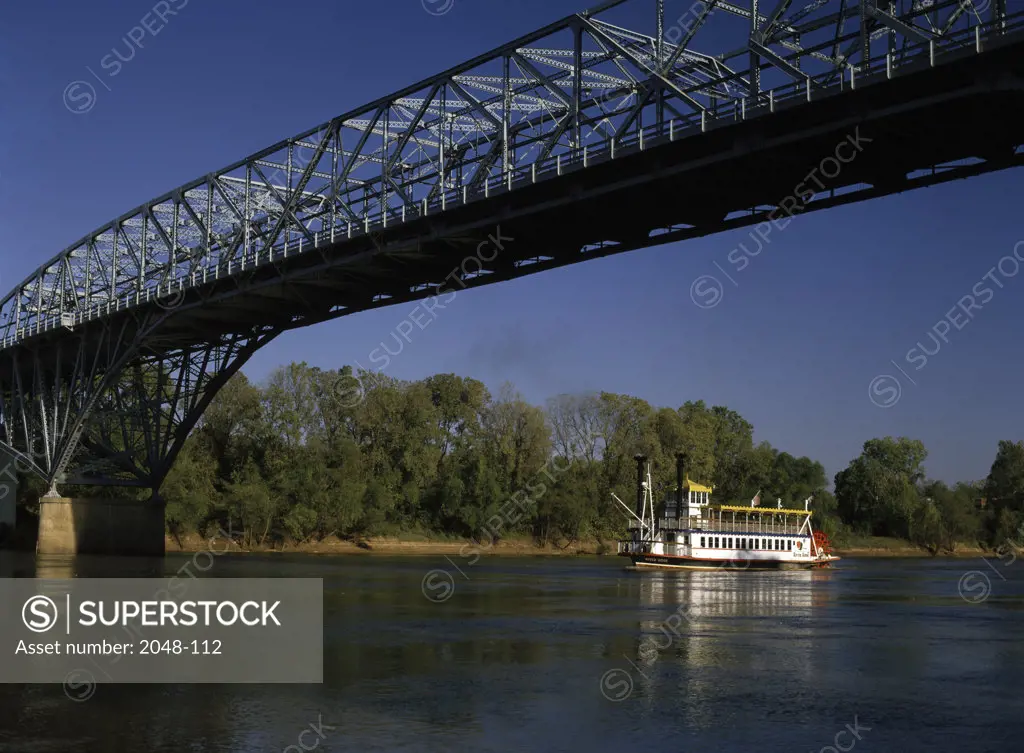 USA, Louisiana, Shreveport, River Rose, truss bridge