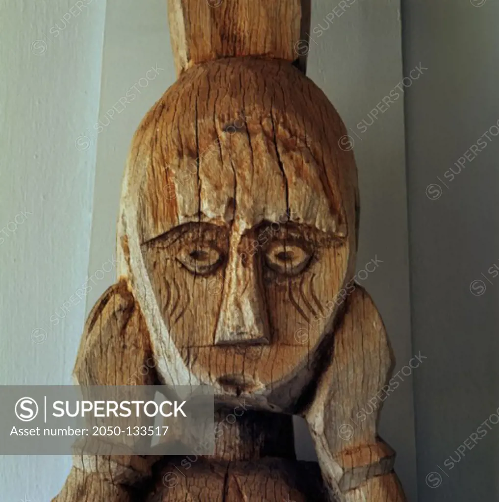 Woodcarving Nigerian Art National Museum, Lagos, Nigeria 