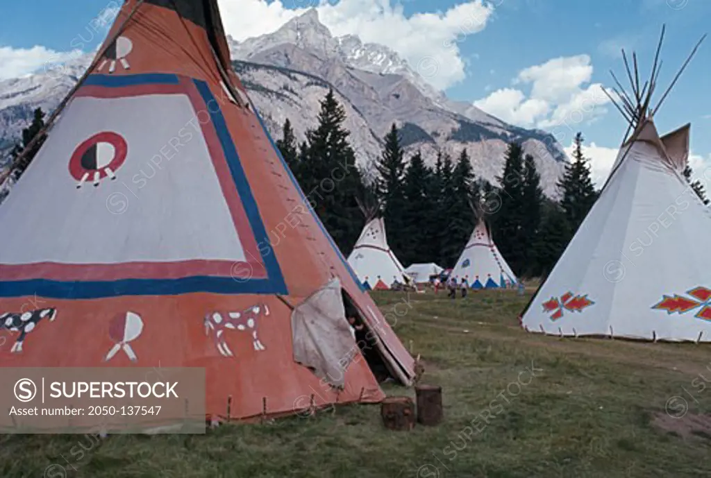 Canada, Alberta, Banff, tipis in Indian Village