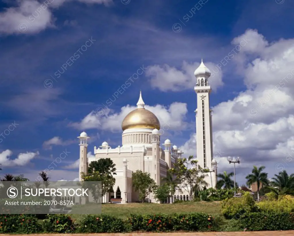 Omar Ali Saifuddin Mosque Bandar Seri Begawan Brunei