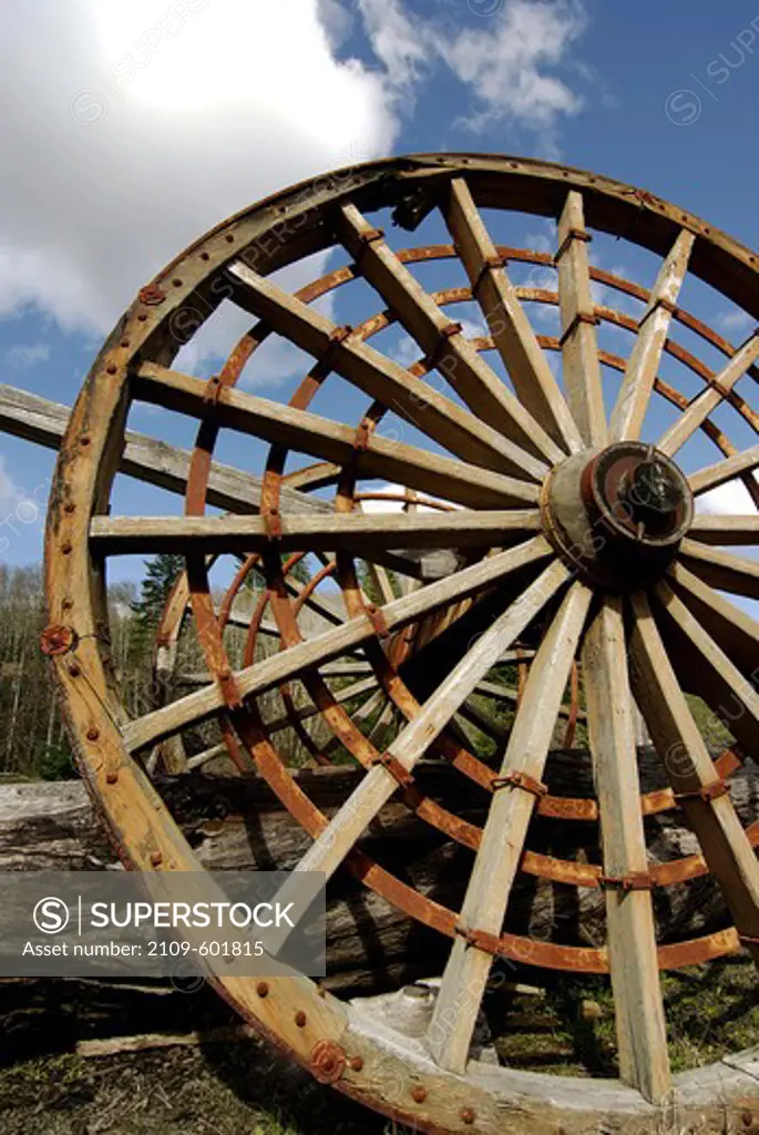 USA, Oregon, Elsie, Close up of old wooden wheel