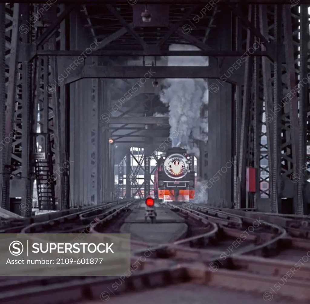 USA, Oregon, Portland, Southern Pacific steam train crossing Steel Bridge