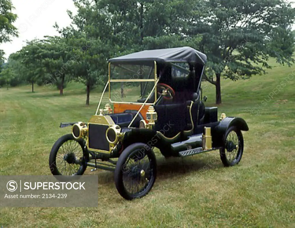 1912 Ford Model-T
