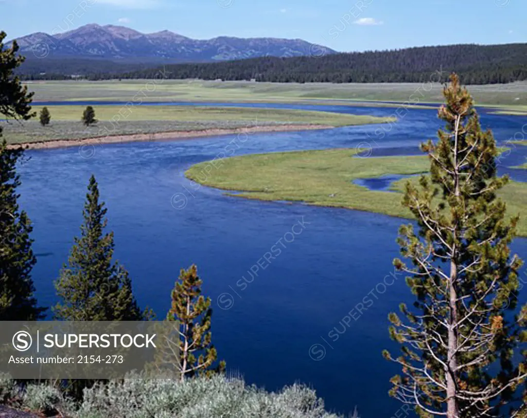 USA, Wyoming, Yellowstone National Park, Yellowstone River, flowing through landscape