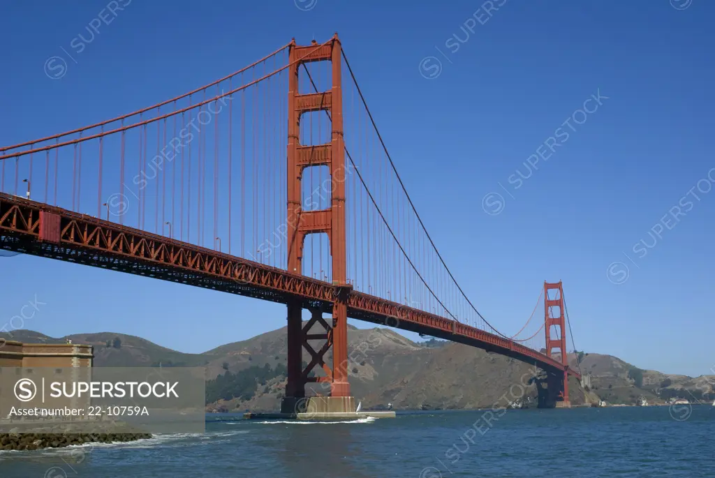 Suspension bridge across a bay, Golden Gate Bridge, San Francisco, California, USA
