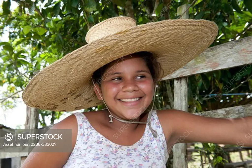 Hat made from tucuma (Astrocaryum aculeatum) fiber. Bom Socorro, Parana Tambaqui, near Lago Amana, Amazonas, Brazil, 9-22-12
