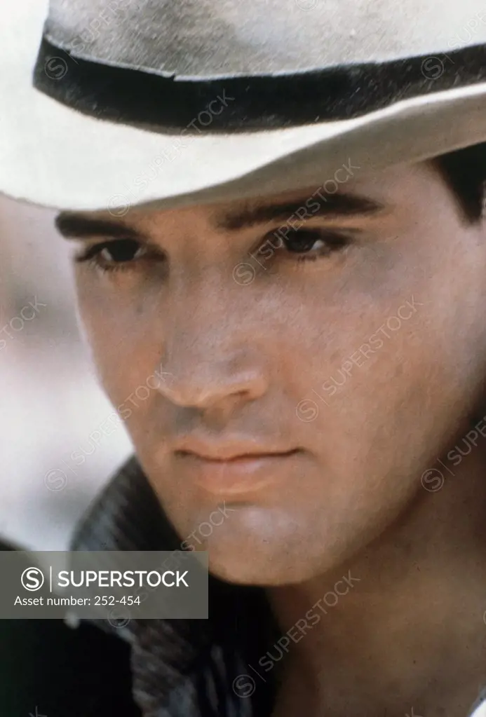 Elvis Presley   (1935-1977) Singer/Actor     