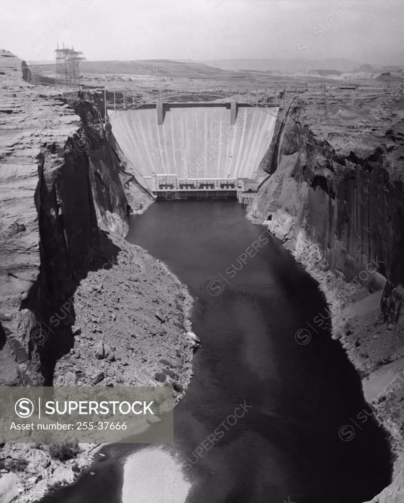 Dam on a river, Glen Canyon Dam, Colorado River, Arizona, USA