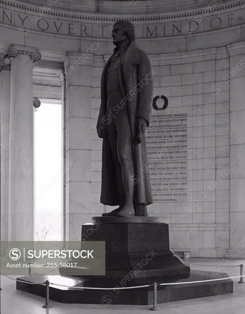 USA, Washington DC, Jefferson Memorial, statue of Thomas Jefferson