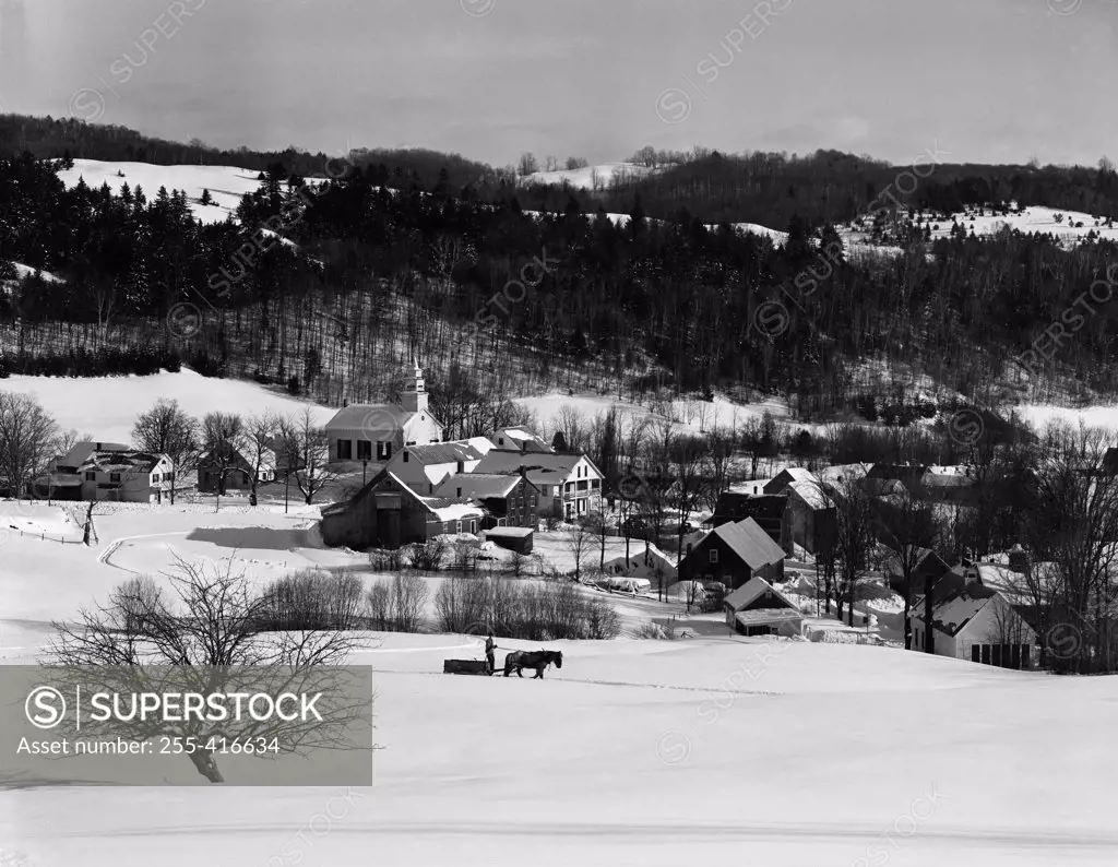 USA, Vermont, Topsham, village in winter