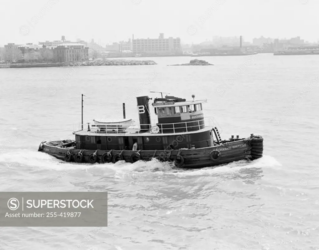 USA, New York State, New York City, Tugboat on the East River