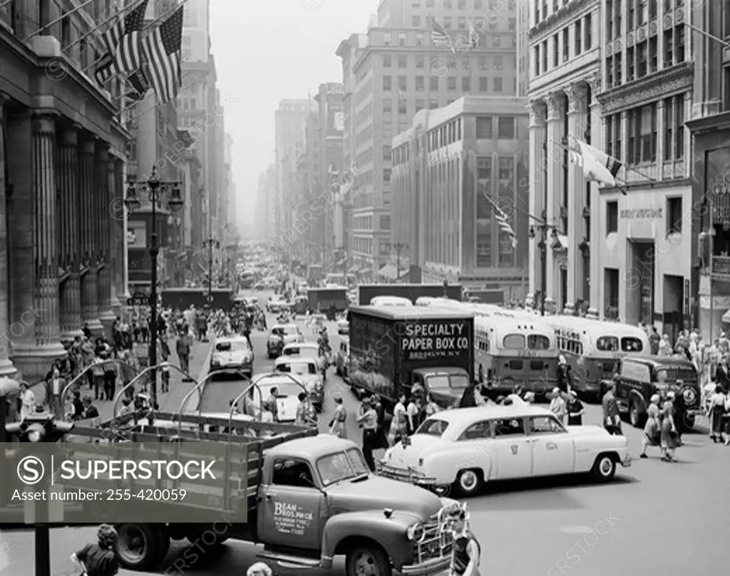 USA, New York State, New York City, busy Fifth Avenue from vicinity of 36th Street