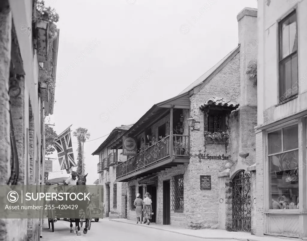 USA, Florida, St. Augustine, Old Spanish Inn on St. George Street, oldest business street in USA