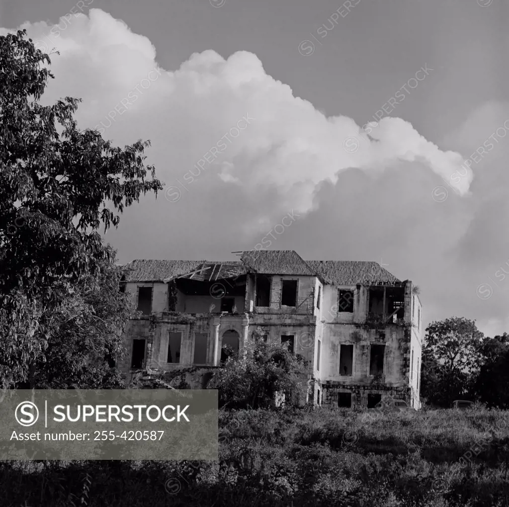 Jamaica, ruins of abandoned house