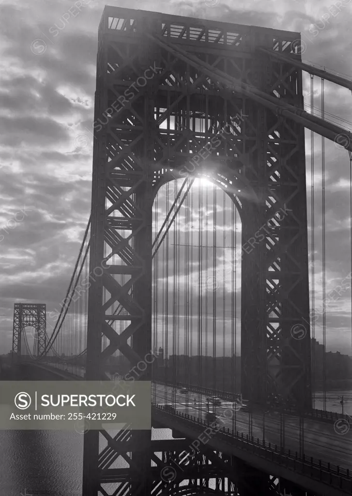 USA, New York, New York City, George Washington Bridge at sunrise