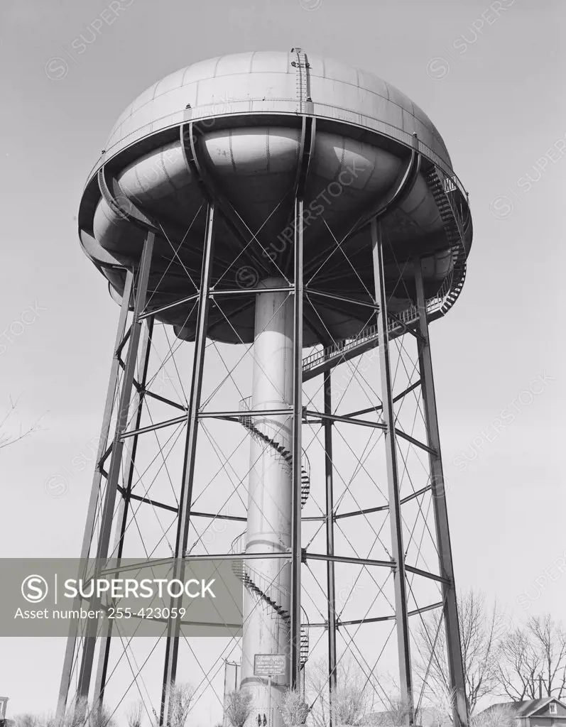 USA, New York, Yonkers, Nodine Hill Memorial Park, Water tower