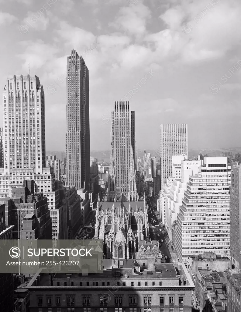 USA, New York City, Manhattan with St. Patrick's Cathedral in foreground.