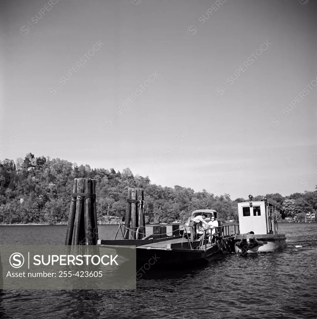 USA, Connecticut, Ferry on Connecticut River