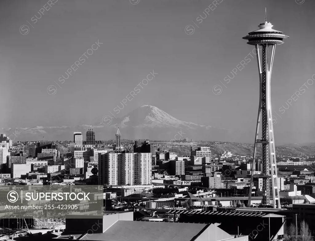 USA, Washington, Seattle, Space Needle and Mt. Rainier