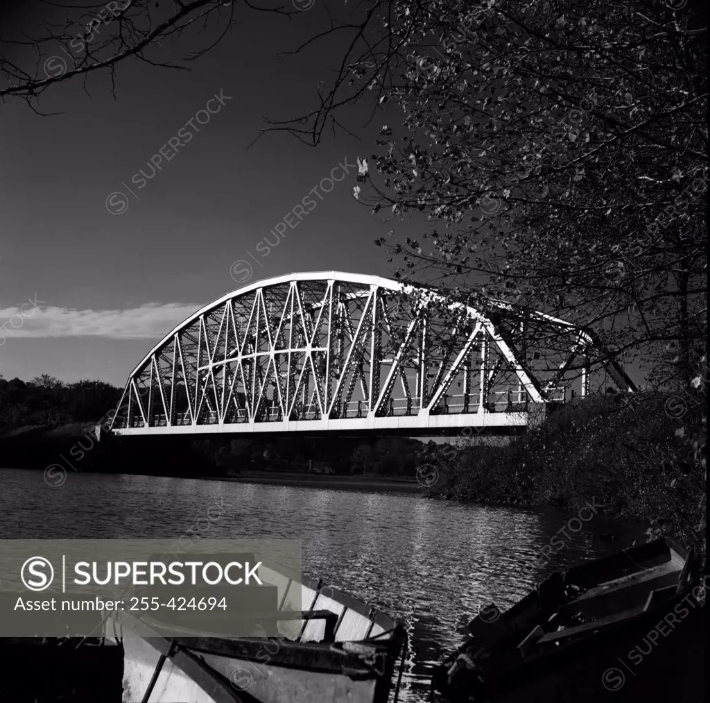 USA, Connecticut, Newtown, bridge on Housatonic River