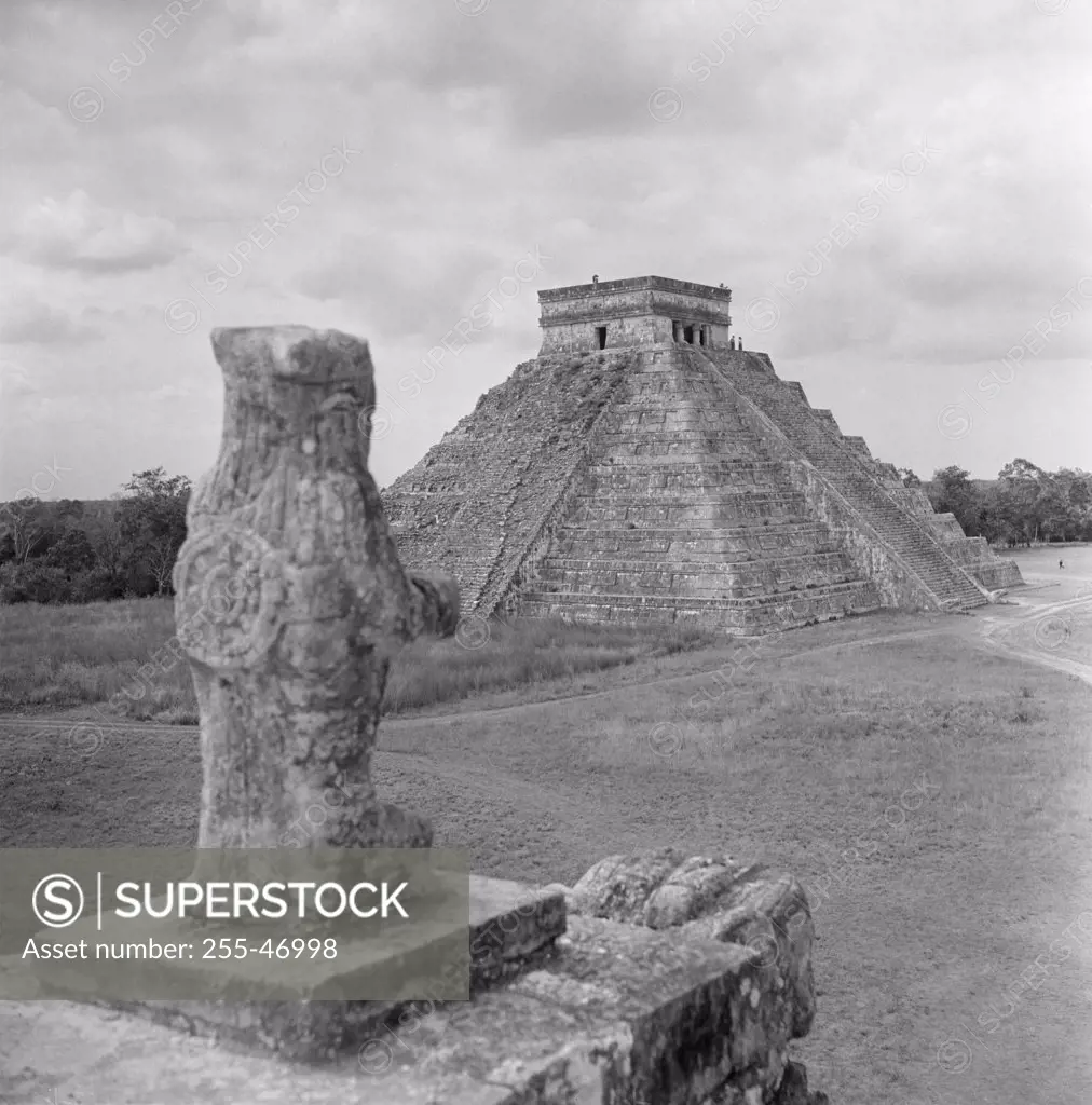 El Castillo Chichen Itza (Mayan) Mexico