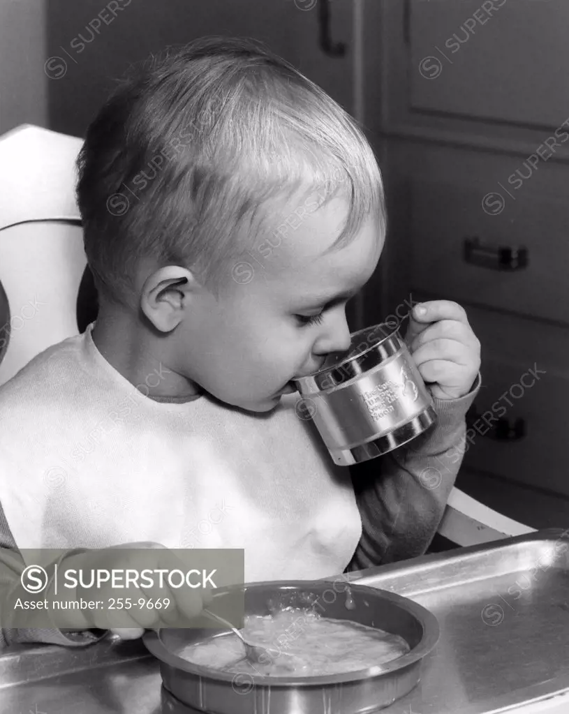 Little boy eating breakfast